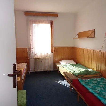 Horska Retrochata Matfyz Konukevi 3*